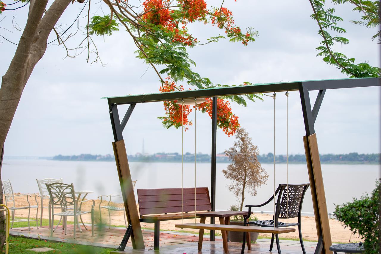 Vieng Khong Hotel Мукдахан Екстериор снимка