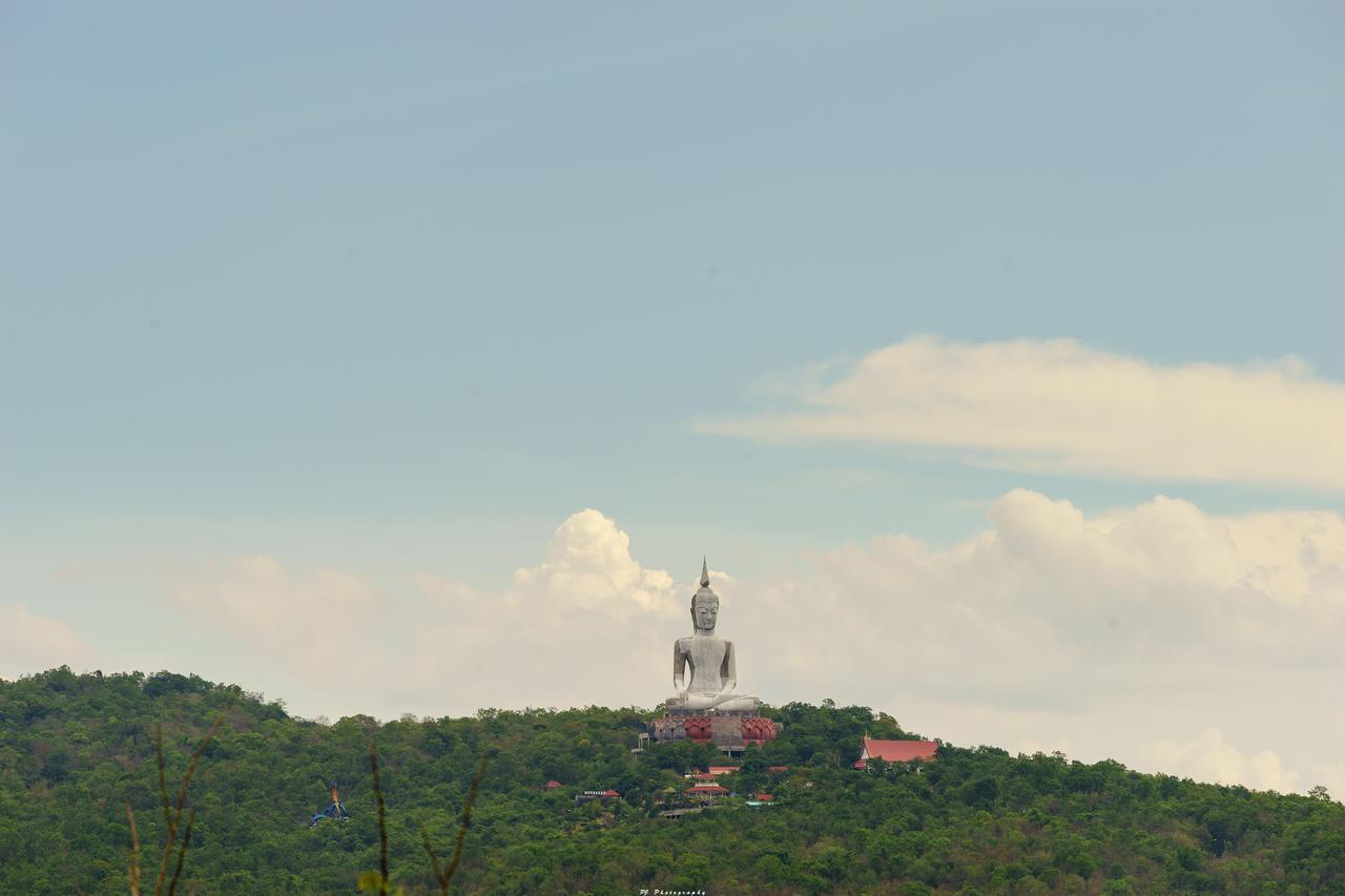 Vieng Khong Hotel Мукдахан Екстериор снимка